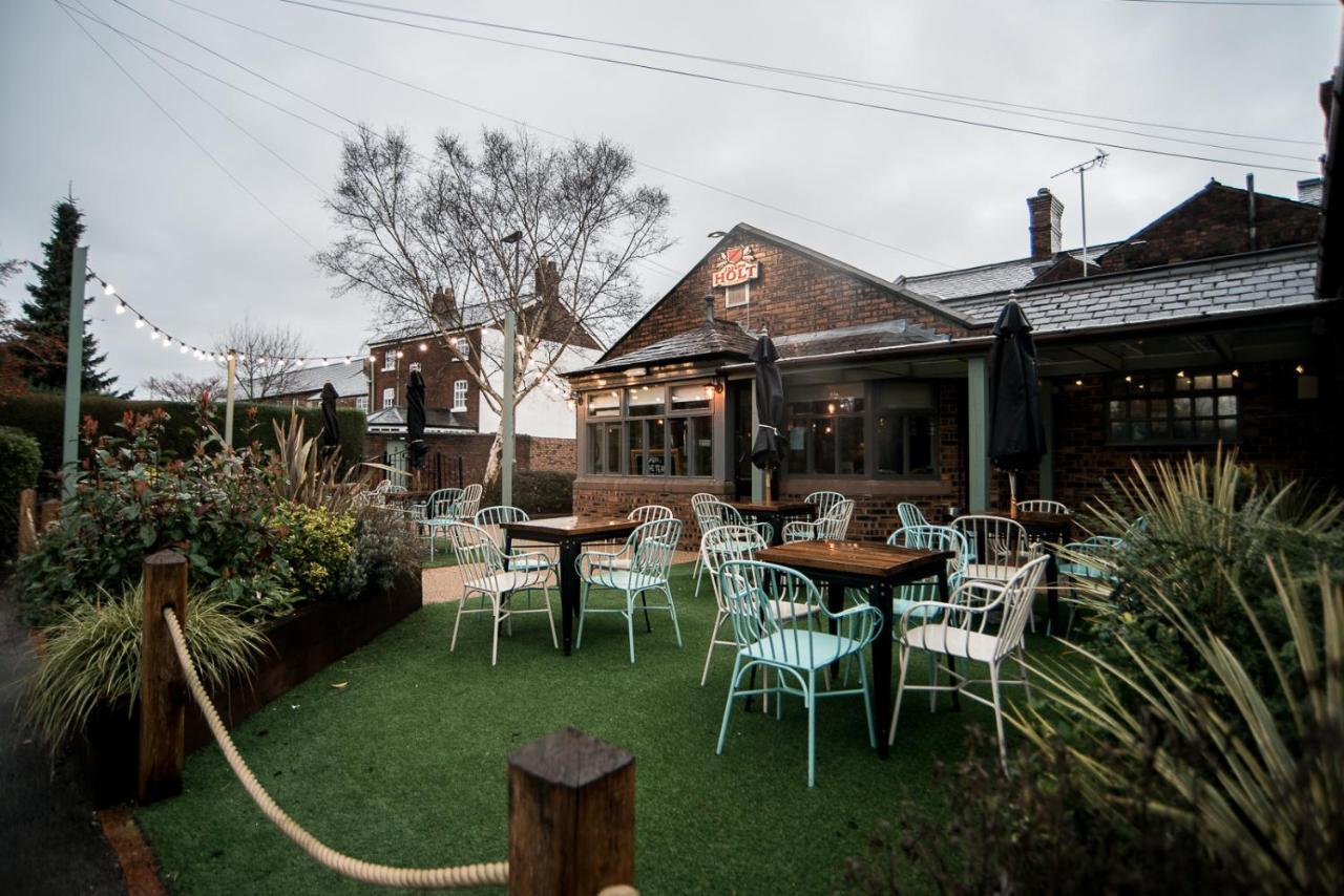 Cat & Lion Country Pub And Hotel Warrington  Buitenkant foto