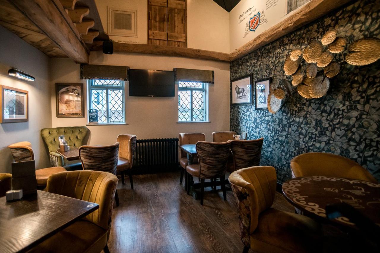 Cat & Lion Country Pub And Hotel Warrington  Buitenkant foto